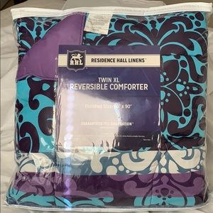 Twin XL Reversible Comforter